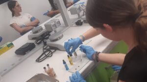 Al liceo Classico di Macerata 43 studenti coinvolti nei laboratori per il corso biomedico