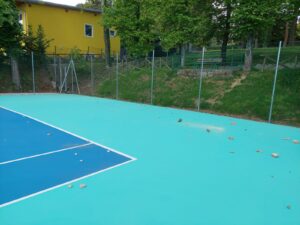 Ignoti danneggiano i campi da tennis comunali, rimandata l’inaugurazione