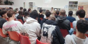 Mattinata di ascolto e confronto su pace e fraternità con Francesca Cipolloni al Garibaldi-Bramante-Pannaggi di Macerata